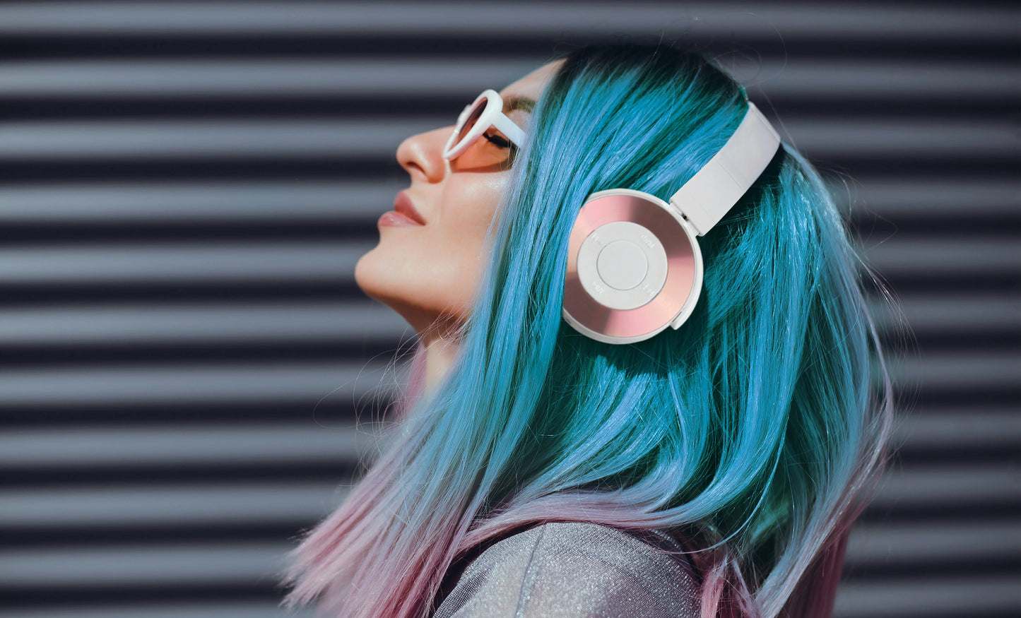 Metallic Wireless Stereo Foldable Headphones